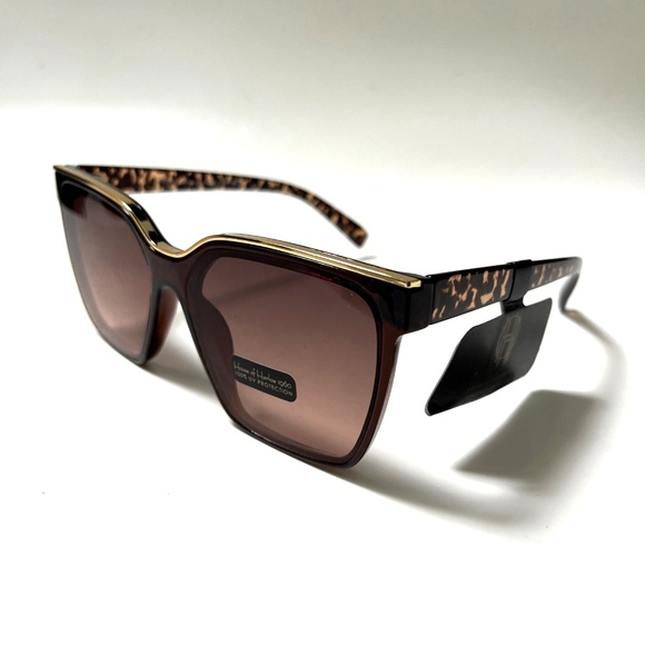 House of Harlow 1960 Gold Trim Cat Eye Sunglasses House of Harlow Sunglasses for Women for sale - eBay main image 4